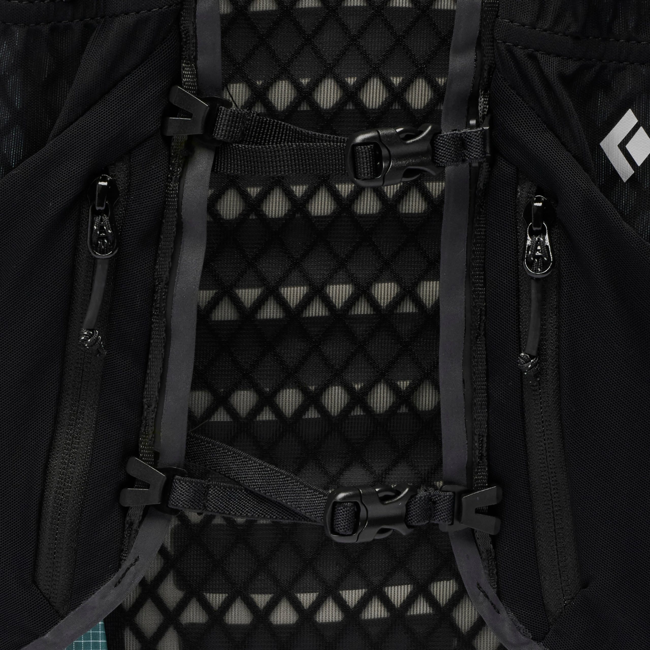 Women's Distance 8 Backpack - Image 13