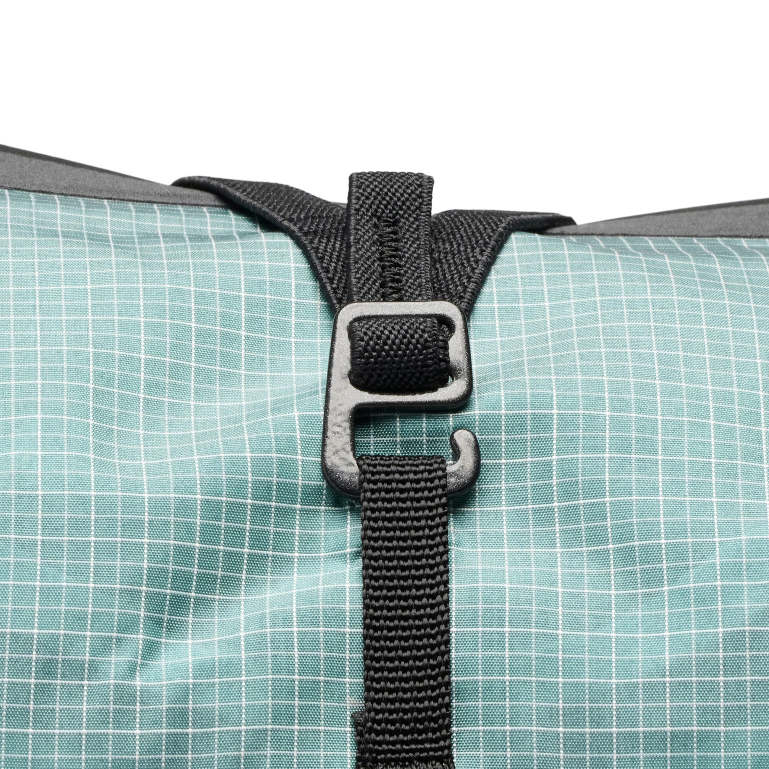 Women's Distance 15 Backpack - Image 16