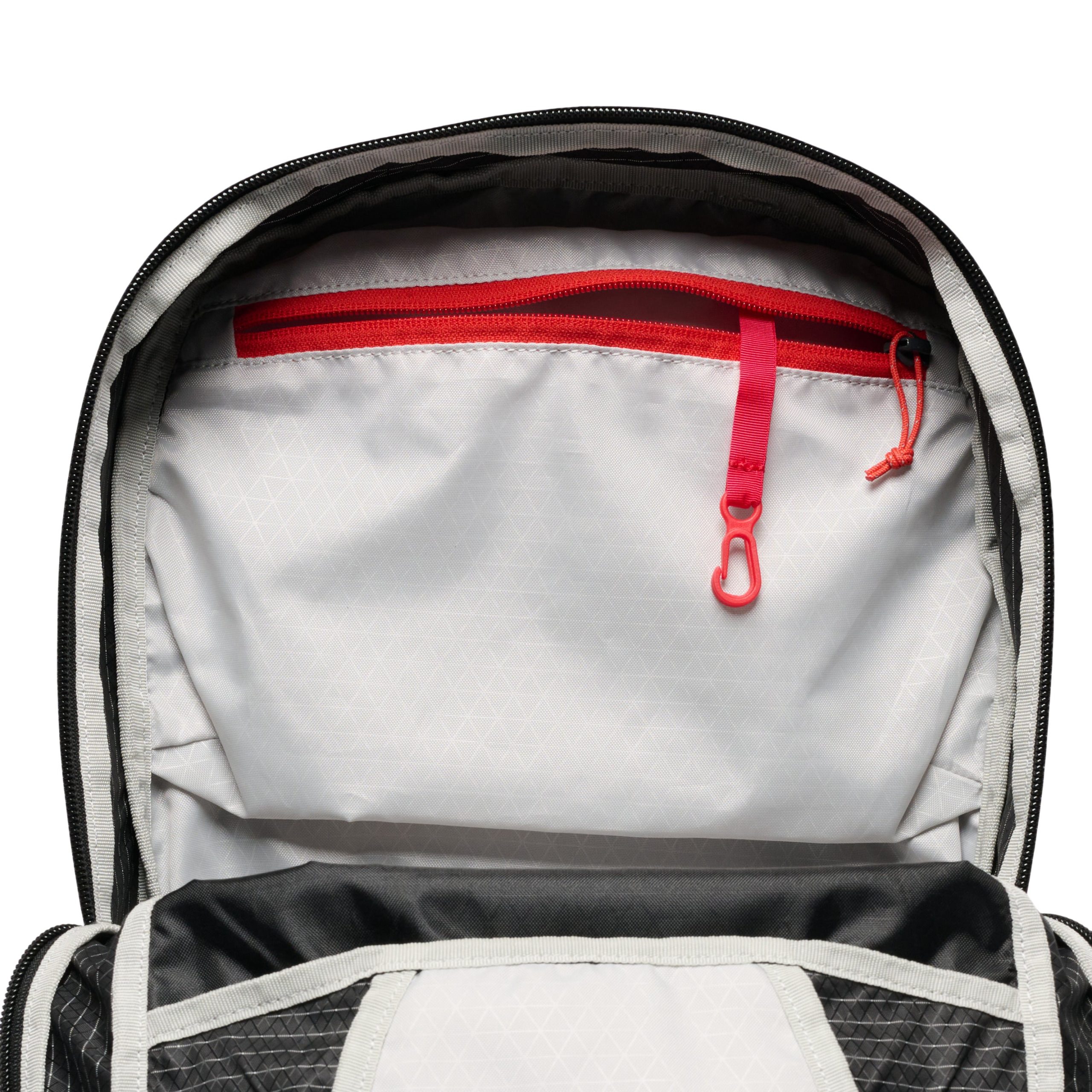 Pursuit 25 Backpack - Image 8