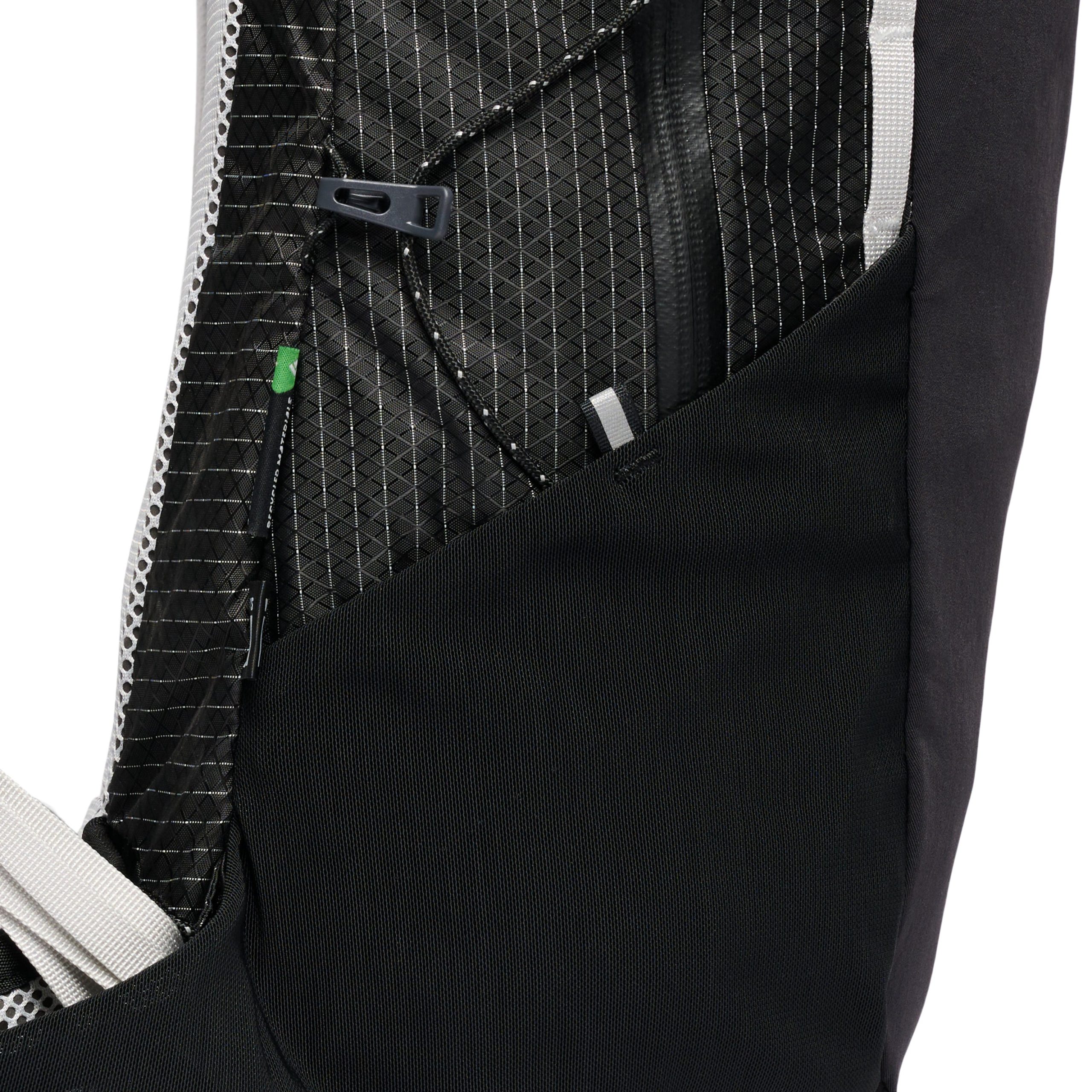 Women's Pursuit 25 Backpack - Image 7
