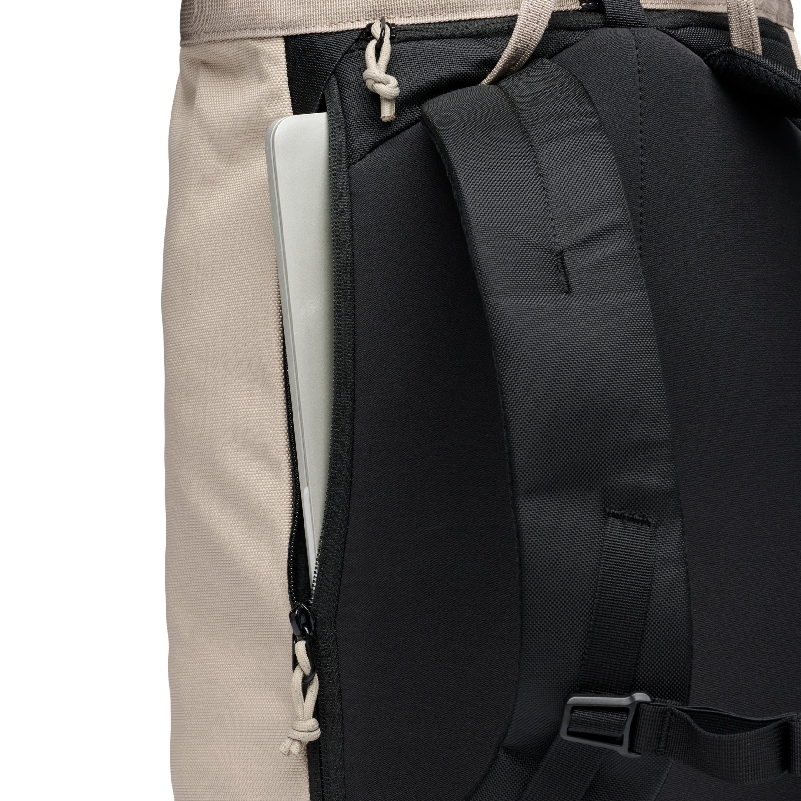 Street Creek 24 Backpack - Image 3